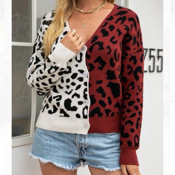 🆕NEW!🛍️Two-Tone Animal Print Sweater 🐾 - Picture 5 of 5